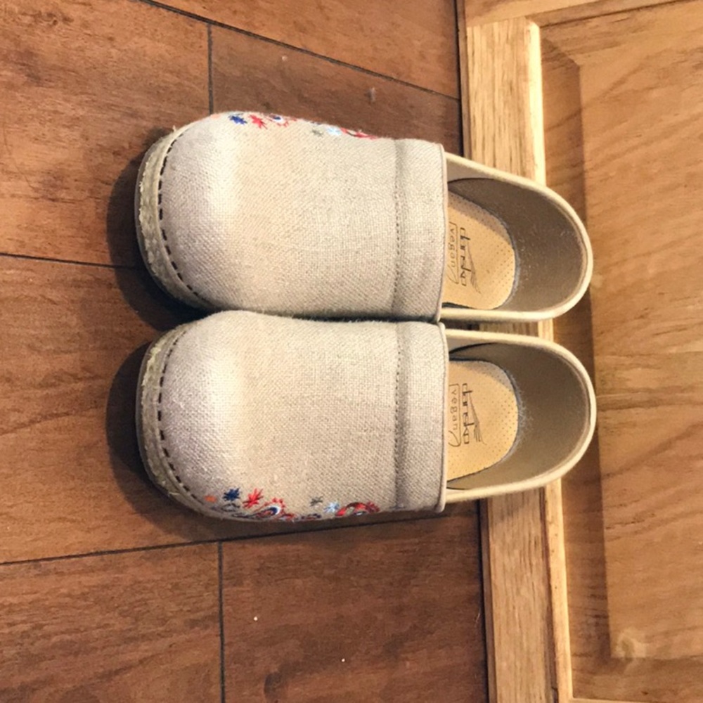 Dansko vegan clog